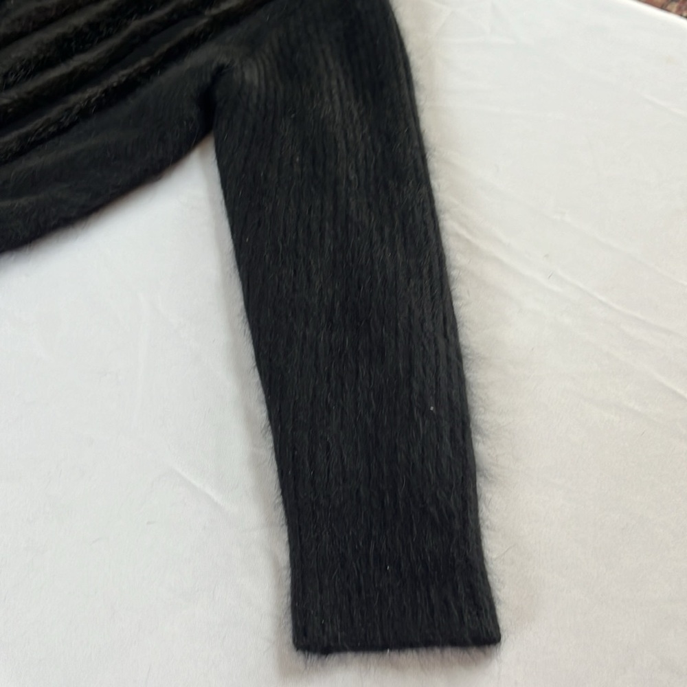 Stunning angora jacket with mink inserts set in front of jacket. Zippered & warm - Picture 7 of 8
